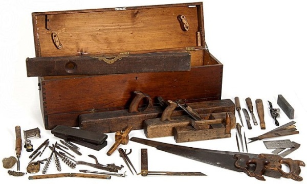 800px-Minnesota_State_Capitol_Woodworkers_Toolbox_Historical_Society